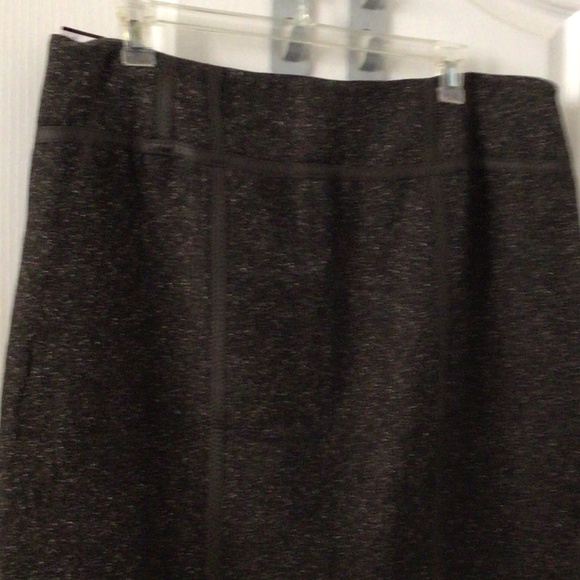 Stylish Brown skirt with leather-like stripes - Picture 2 of 16